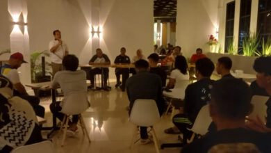 Ketua Forki Kota Serang, Joe Manalu memberikan pengarahan. Foto: Aden Hasanudin