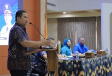 Walikota Tangerang, Arief R Wismansyah beri pengarahan stunting. Foto: Diskominfotik Kota Tangerang