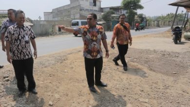 Walikota Tangerang, Arief R Wismansyah tinjau pembangunan looping Rawa Bokor. Foto: Diskominfo Kota Tangerang