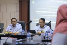 Walikota Tangerang, Arief R Wismansyah pimpin rapat percepatan pembayarna digital. Foto: Diskominfo Kota Tangerang