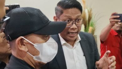 Arsin, Kades Kohod didampingi pengacaranya, Yanuar. Foto: Antara