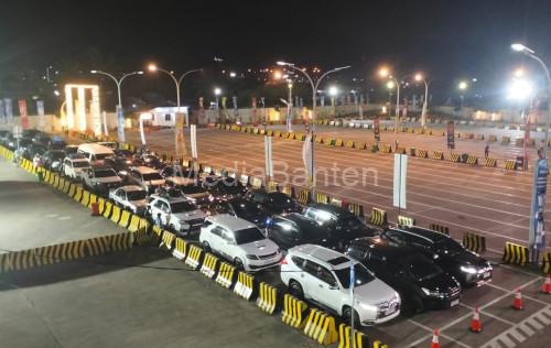 Arus balik di Pelabuhan Merak. Foto Daeng Yusvin