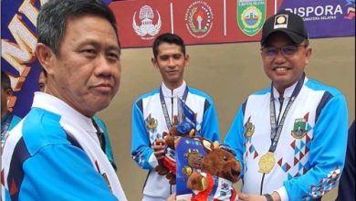 Asda II Pemkot Cilegon, Ahmad Aziz Ade Putra raih emas bulutangkis di PON Korpri Palembang. Foto Daeng Yusvin