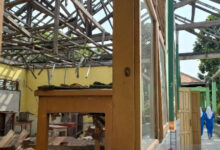 Atap 2 ruang kelas SMPN 3 Cikande ambruk setahun lalu. Foto: Antara