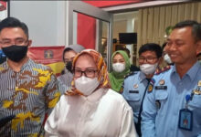 Ratu Atut Chosiyah bebas bersyarat di Bapas Serang. Foto: Aden Hasanudin