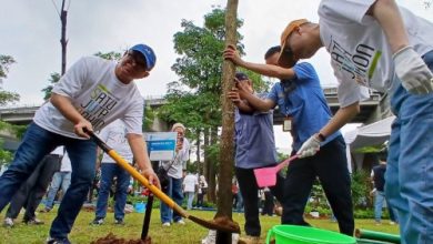Penanaman 1 juta pohon di Bandar oleh PT Angkasa Pura. Foto: Antara