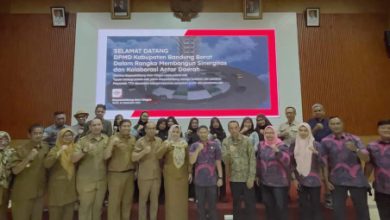 Rombongan DPMD Kabupaten Bandung Barat melakukan studi kooperatif ke Cilegon. Foto Daeng Yusvin