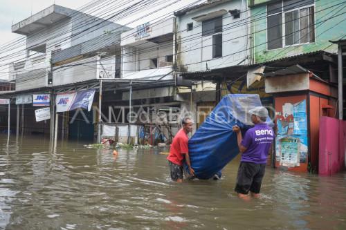 Wilayah Priuk, Kota Tangerang masih terendam banjir. Foto Antara