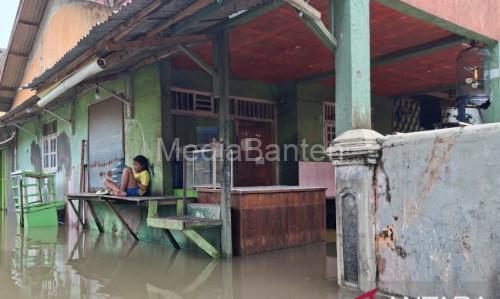 banjir yang merendam Kampung Kroya, Kelurahan Kesunyatan, Kecamatan Kasemen, Kota Serang. Foto Antara
