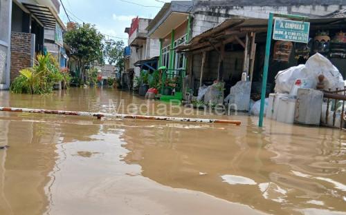 Benana banjir melanda Perum Mustika Tigaraksa, Kabupaten Tangerang. Foto Antara
