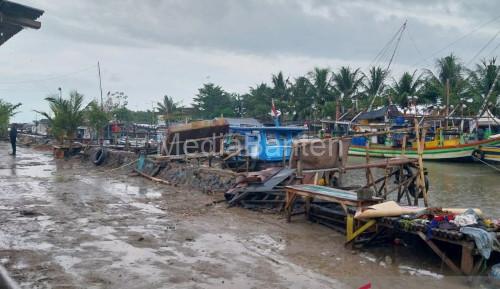 Banjir rob di Kelurahan Banten. Foto: Antara