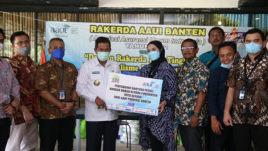 AAUI memberikan bantuan kepada kroban banjir kota serang.