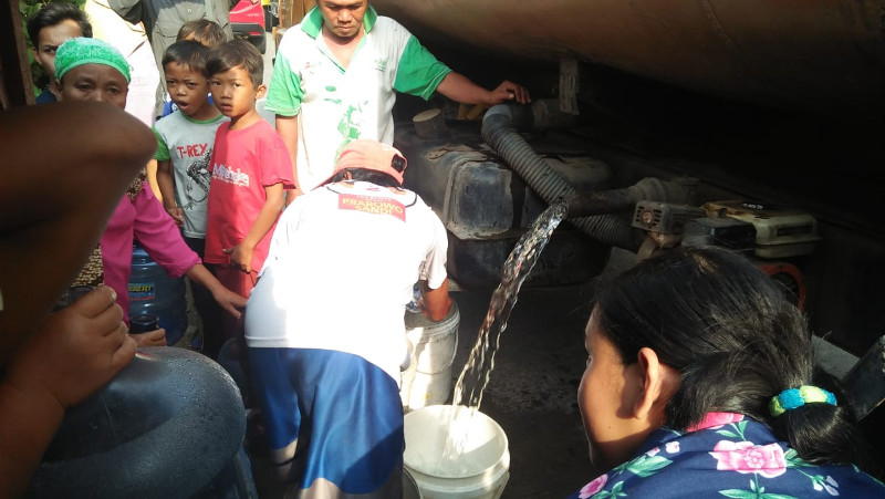 bantuan air bersih di desa tonjong