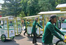 Bantuan Gerobak untuk 80 UMKM dari Pemkab Tangerang. Foto: Antara