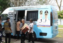Bantuan logistik bagi korban banjir di Carenang, Kabupaten Serang. Foto Antara