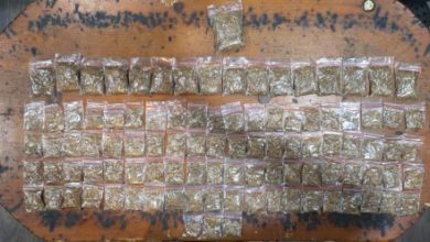 Barang bukti dari pengedar narkotika jenis tembakau sintetis di Serang. Foto Yono