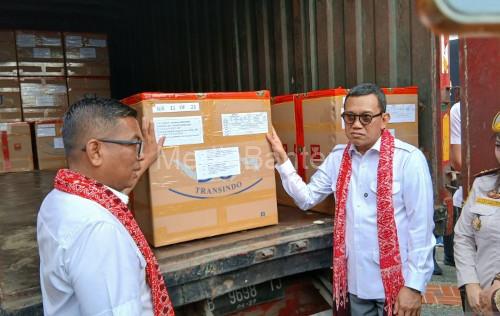 Badan Karantina Indonesia melepas ekspor komoditas tropis ke China. Foto Antara