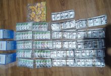 Baran bukti yang disita dari pengenar narkoba berupa obat keras. Foto Yono