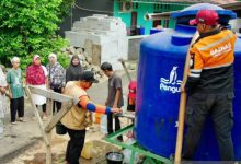 Baznas kirim bantuan air bersih 16.000 liter ke Tangsel. foto Antara