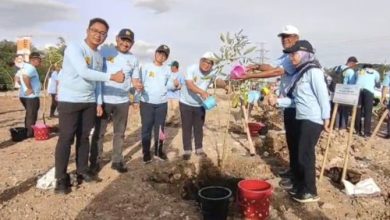 BBWSC3 tanam pohon dan tangani sampah di Sungai Cibante. Foto Antara