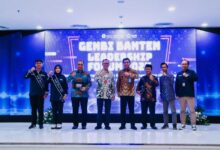 Pemberian beasiswa pendidikan BI Perwakilan Banten. Foto: Antara