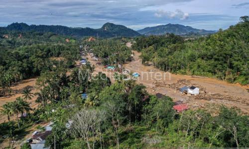 Banjir bandang dan longsor. Foto Antara
