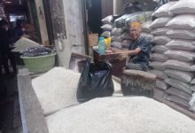 Pedagang beras di pasar trasional Lebak. Foto: LKBN Antara
