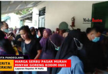 Warga menyerbu Pasar Murah Minyak Goreng Curah di Kodim 0601 Pandeglang. Foto: M Hafiz