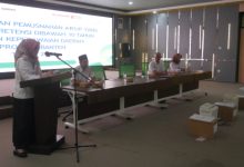 Kapal BKD Banten, Ai Dewi Suzana memimpin pemusnahan arsip berumur lebih 15 tahun. Foto BKD Banten