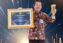Penghargaan BPD Terbaik 2023 diterima Bank DKI. Foto: Diskominfotik DKI Jakarta