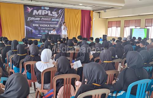 BNNK Lampung Selatan gencar sosialisasi anti narkotika saat MPLS di sekolah dan pesantren. Foto Daeng Yusvin
