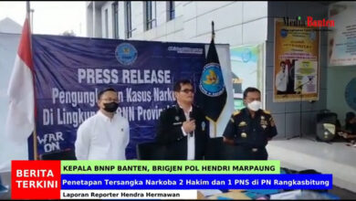 Penetapan Tersangka 2 Hakim PN Rangkasbitung dan 1 PNS atas penggunaan sabu. Foto: Hendra Hermawan