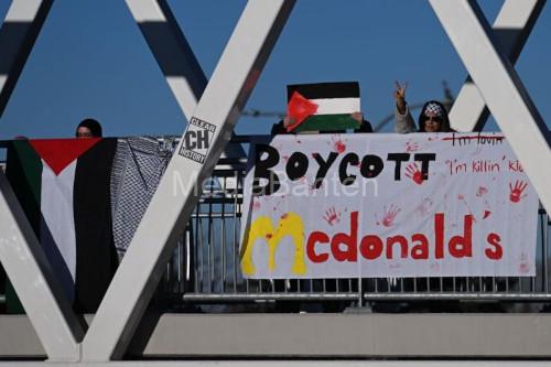Aksi boikot mengakibatkan anjloknya omzet global McDonalds. Foto: BBC Indonesia