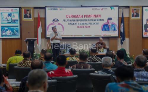 Ceramah Pimpinan Soal Diklatpim 2 Pejabat Banten. Foto: Budi Wahyu Iskandar