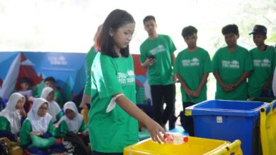 Edukasi pemilahan pembuangan sampah. Foto: Humas Pertamina Patra Niaga