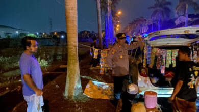 Pembubaran kelompok remaja yang tengah nongkrong oleh Tim Gabungan Polres Serang. Foto: Yono