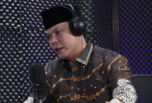 Budi Rustandi, Ketua DPRD Kota Serang. Foto: Chanel Yotube BantenPodcast