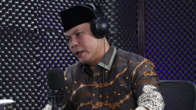 Budi Rustandi, Ketua DPRD Kota Serang. Foto: Chanel Yotube BantenPodcast