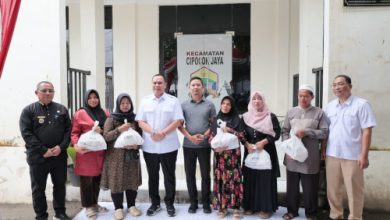 Wali Kota Serang, Budi Rustandi resmi membuka Pasar Murah Bersubsidi di Kantor Kecamatan Cipocok Jaya. Foto Istimewa