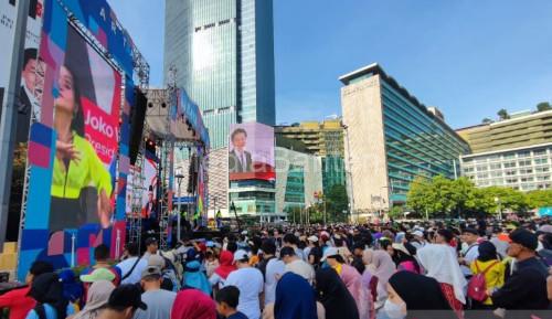 Warga padati Bunderan HI, Jakarta. Foto: Antara