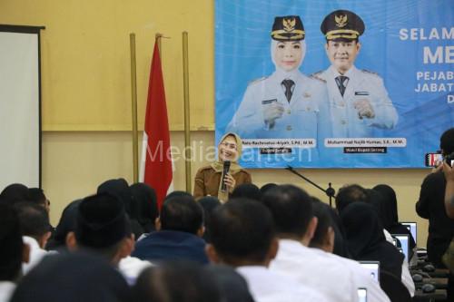 Bupati Serang, Rachmatu Zakiyah membuka asesmen komptensi dari BKN. Foto: Antara