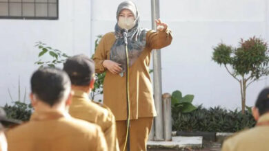 Bupati Pandeglang, Irna Naurilita bicara soal kendaraan dinas.