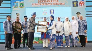 Bupati Serang, Ratu Rachmatuzakiyah dalam pelantikan Deskranasda Kab Serang. Foto: Arif Sholeh - Diskominfo Kab Serang