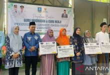 Bupati Serang, Ratu Rachmatu Zakiyah dan Wabup Serang, Najib Hamas. Foto: Antara