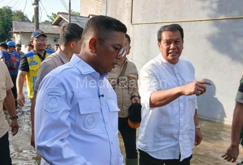 Bupati Tangerang, Moch Maesyal Rasyid bersama Gubernur Banten, Andra Soni. Foto Antara