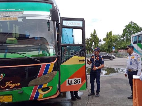 Bus AKAP di Terminal Kampung Rambutan. Foto: Diskominfotik Jakarta