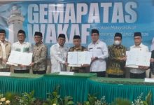Perjanjian kerjasama percepatan sertifikasi tanah wakaf di Kota Serang. Foto Humas BWI Kota Serang