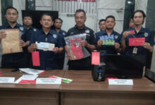 Jupa pers penangkapan calo tenaga kerja oleh Polres Serang. Foto: Yono