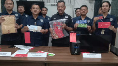 Jupa pers penangkapan calo tenaga kerja oleh Polres Serang. Foto: Yono
