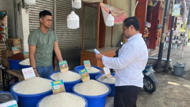 Satgas Pangan Polres Serang cek harga beras di Ciruas. Foto Yono